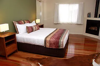 Yabbaloumba Retreat Hotel Booloumba
