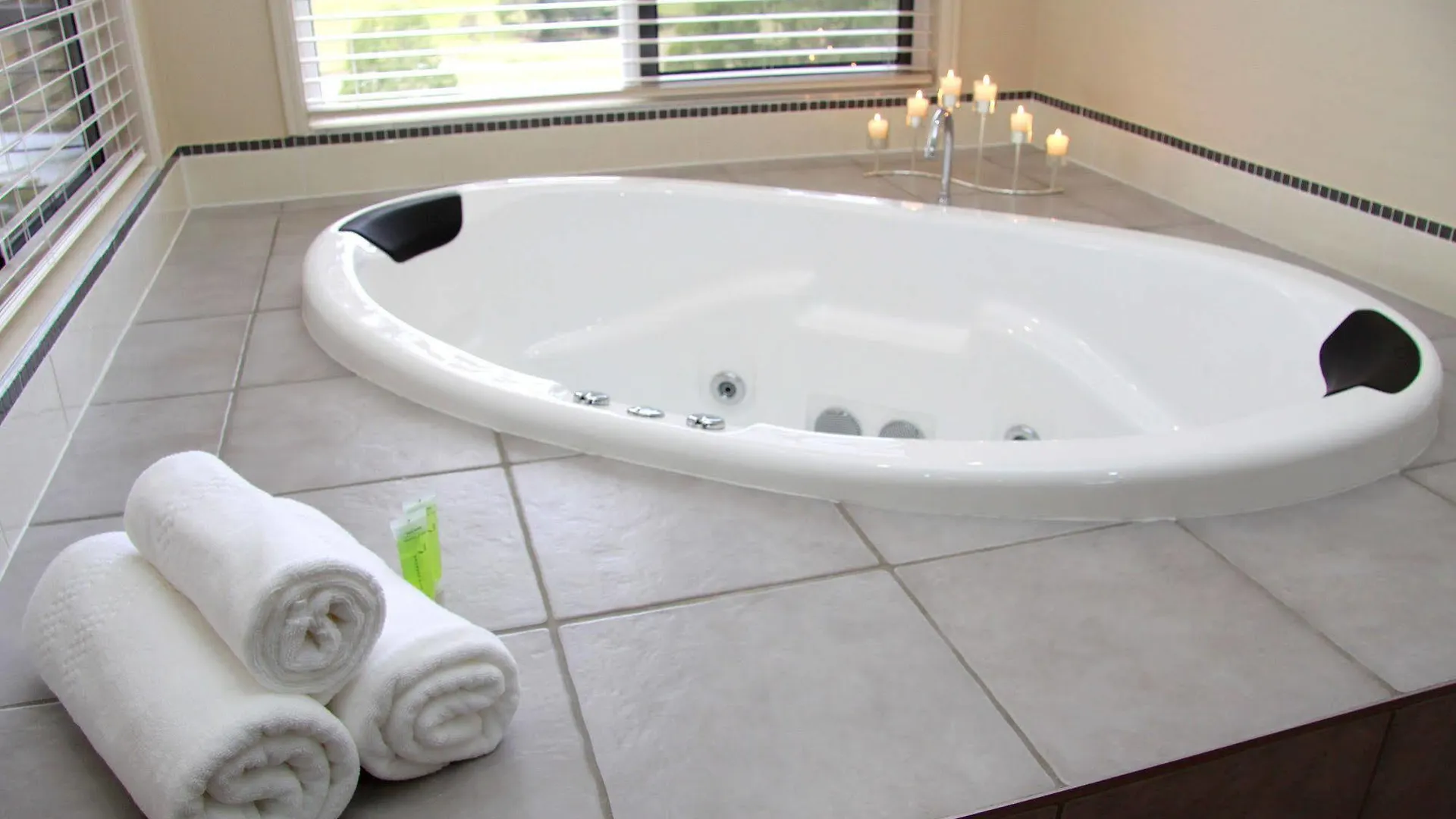 ****  Yabbaloumba Retreat Hotel Booloumba Australia